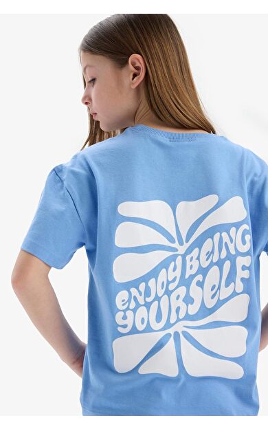 DeFacto Kız Çocuk Relax Fit Bisiklet Yaka Sırt Baskılı Kısa Kollu Tişört E0354A825SMBE747