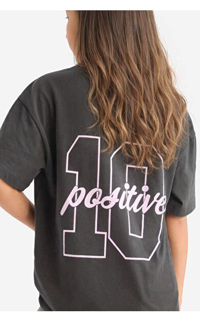 DeFacto Kız Çocuk Oversize Geniş Kalıp Bisiklet Yaka Sırt Baskılı Kısa Kollu Tişört E0367A825SMAR211