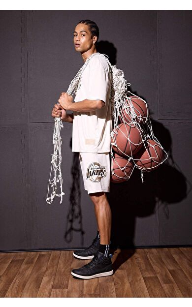 DeFactoFit NBA Los Angeles Lakers Standart Fit Kısa Paça Şort E0368AX25SPBG662