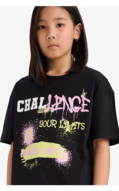 DeFacto Kız Çocuk Oversize Geniş Kalıp Bisiklet Yaka Baskılı Kısa Kollu Tişört E0386A825SMBK81