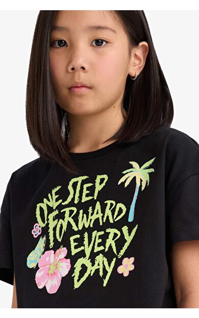 DeFacto Kız Çocuk Crop Bisiklet Yaka Baskılı Kısa Kollu Tişört E0388A825SMBK81