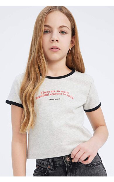 DeFacto Kız Çocuk Slim Fit Dar Kesim Bisiklet Yaka Baskılı Fitilli Kaşkorse Kısa Kollu Tişört E0483A825SPGR379