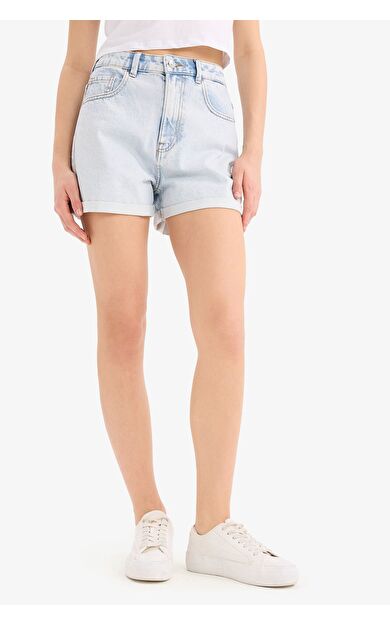DeFacto Mom Fit Yüksek Bel Katlamalı Paça Jean Şort E0521AX25SMNM39