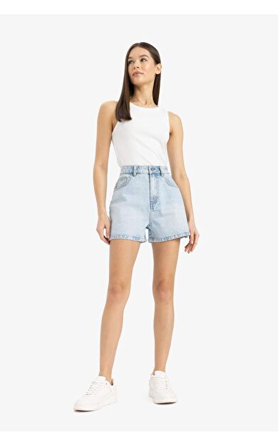 DeFacto Mom Fit Yüksek Bel Kısa Paça Jean Şort E0524AX25SMNM39