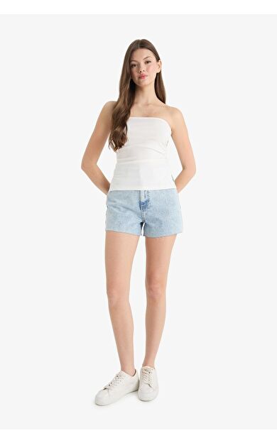 DeFacto Mom Fit Yüksek Bel Paça Ucu Kesik Jean Şort E0527AX25SMNM85
