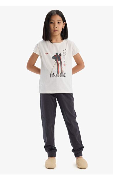 DeFacto Kız Çocuk Pijama Takımı Baskılı Kısa Kollu Pijama Üstü Esnek Belli Uzun Pijama Altı