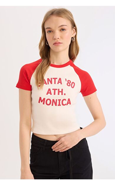 DeFacto Coool Fitted Bisiklet Yaka Baskılı Fitilli Kaşkorse Kısa Kollu Tişört E0677AX25SMRD256