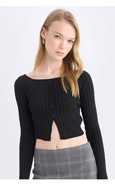 Fitted Omuzu Açık Triko Kazak