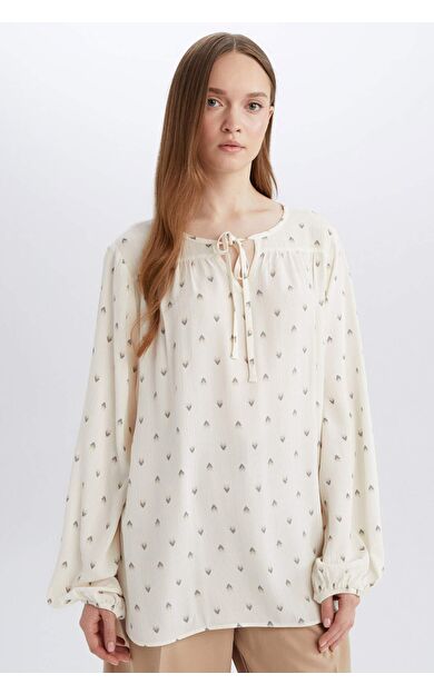 Regular Fit Apaş Yaka Simli Kumaş Uzun Kollu Bluz