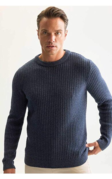 DeFacto Erkek Mavi Standart Fit Bisiklet Yaka Dokulu Triko Kazak