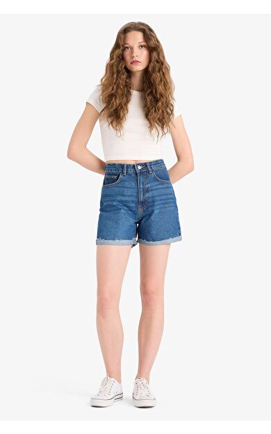 DeFacto Mom Fit Yüksek Bel Crop Fit Jean Şort E0924AX25SMNM34