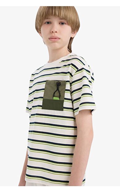 DeFacto Erkek Çocuk Bisiklet Yaka Çizgili Cep Detaylı Kısa Kollu Tişört