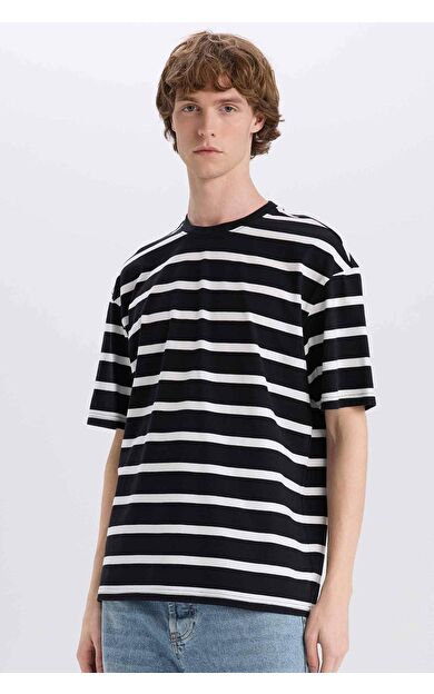 DeFacto Boxy Fit Bisiklet Yaka Kısa Kollu Tişört E1160AX25SMBK81