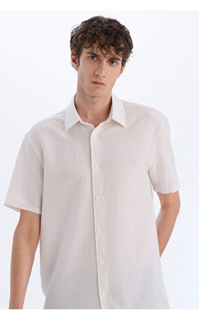 DeFacto Regular Fit Krinkıl Yazlık Kısa Kollu Beyaz Gömlek