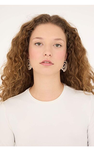 Kadın Spiral Motifli Mat Silver Küpe