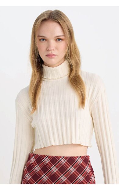 DeFacto Coool Balıkçı Yaka Crop Top Basic Düz Fitilli Kaşkorse Uzun Kollu Tişört E1673AX24WNER238