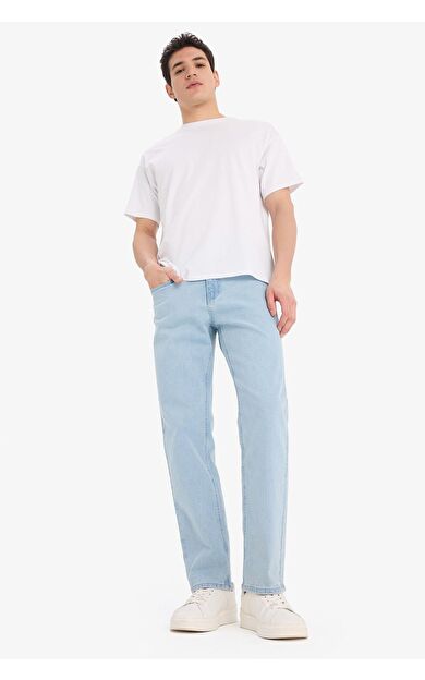 DeFacto Sergio Regular Fit Normal Kalıp Normal Bel Boru Paça Jean Pantolon E1936AX25SPNM39