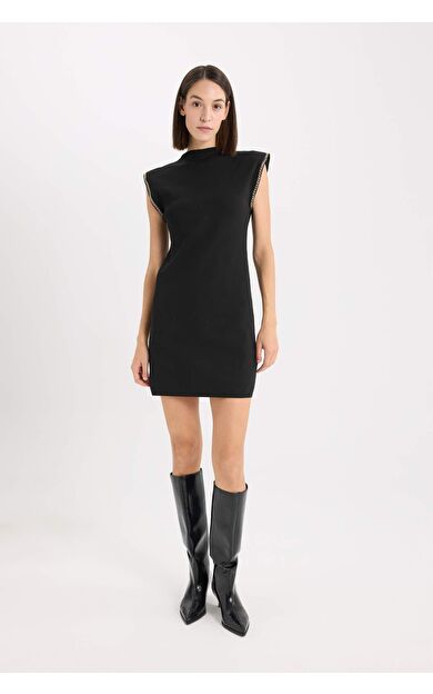 Fitted Yarım Balıkçı Yaka Basic Düz Kolsuz Mini Elbise