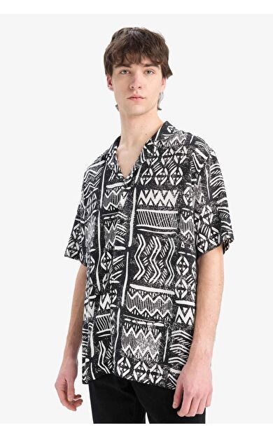 DeFacto Regular Fit Apaş Yaka Baskılı Yazlık Kısa Kollu Gömlek E2314AX25SMBK81