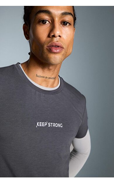 DeFactoFit Slim Fit Dar Kesim Bisiklet Yaka Sporcu Kısa Kollu Tişört E2436AX25SMAR58