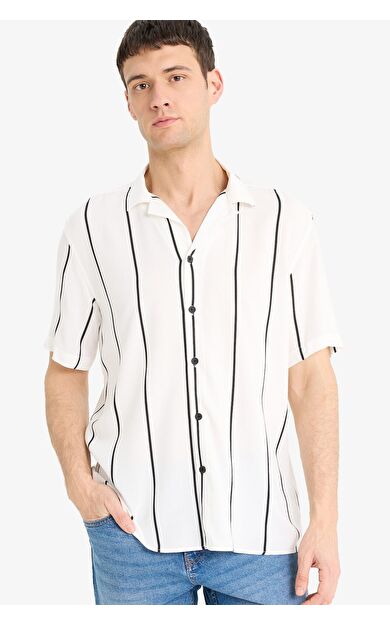 DeFacto Regular Fit Apaş Yaka Baskılı Yazlık Kısa Kollu Gömlek E2559AX25SMWT34