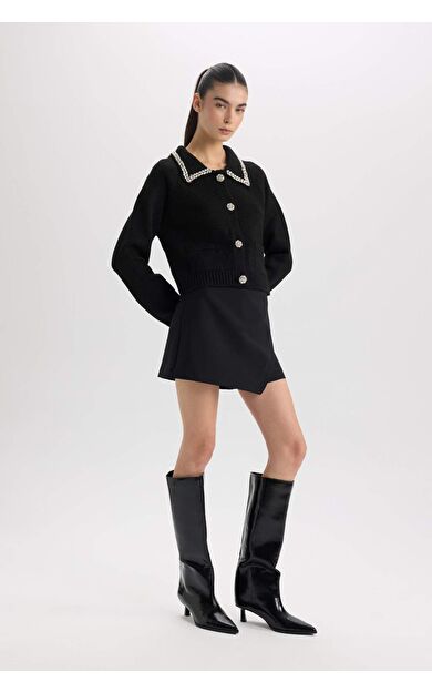 DeFacto Şort Etek Yüksek Bel Smart Düz Paça Şort E2647AX24AUBK81