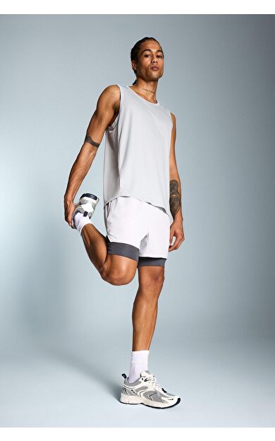 DeFacto DeFactoFit Slim Fit Dar Kesim Sporcu Penye Taytlı Şort E2760AX25SMGR184