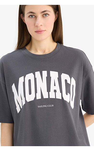 DeFacto Oversize Geniş Kalıp Bisiklet Yaka Slogan Baskılı Penye Kısa Kollu Tişört E2794AX25SPAR15