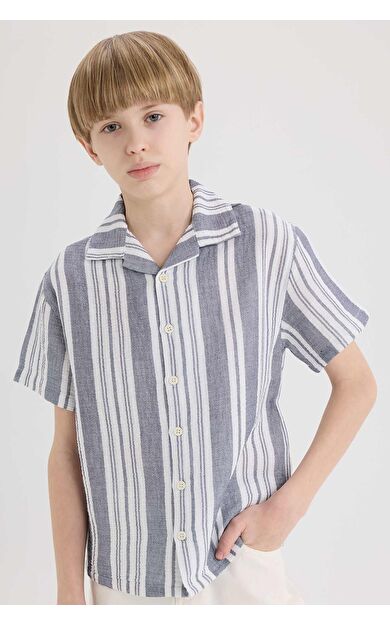 DeFacto Erkek Çocuk Oversize Geniş Kalıp Polo Yaka Kısa Kollu Gömlek E2921A825SMIN247