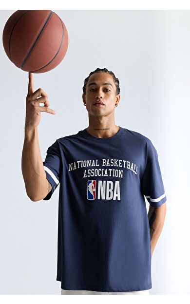 DeFacto DeFactoFit NBA Wordmark Oversize Geniş Kalıp Bisiklet Yaka Kısa Kollu Tişört E3011AX25AUNV94