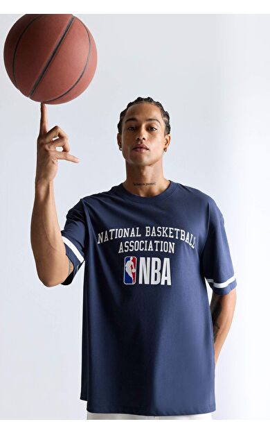 DeFacto DeFactoFit NBA Wordmark Oversize Geniş Kalıp Bisiklet Yaka Kısa Kollu Tişört E3011AX25AUNV94
