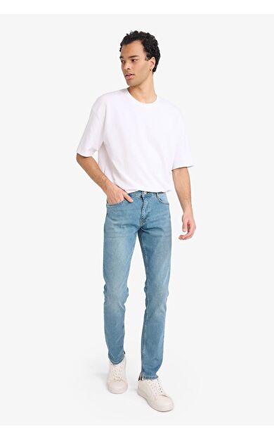 DeFacto Pedro Slim Fit Dar Kalıp Normal Bel Dar Paça Jean Pantolon