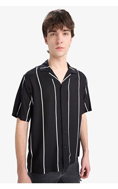 DeFacto Regular Fit Apaş Yaka Çizgili Kısa Kollu Gömlek E3376AX25SMBK81