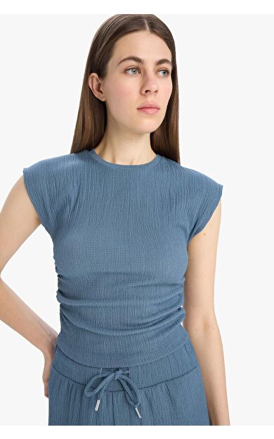 DeFacto Slim Fit Dar Kesim Bisiklet Yaka Bürümcük Kısa Kollu Tişört E3398AX25SPIN13