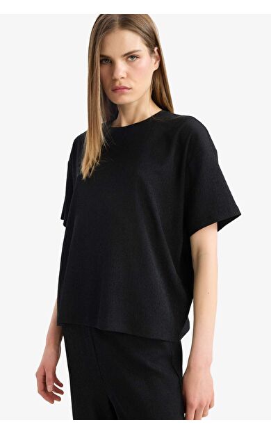 Relax Fit Bisiklet Yaka Bürümcük Kısa Kollu Tişört