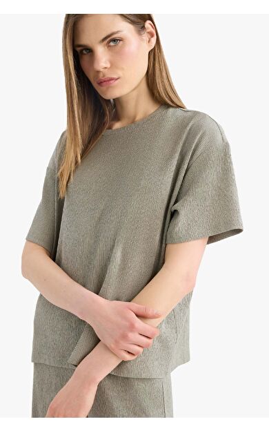 Relax Fit Bisiklet Yaka Bürümcük Kısa Kollu Tişört