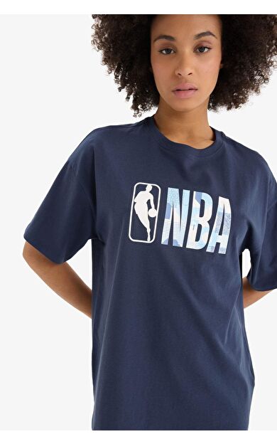 DeFactoFit NBA Wordmark Oversize Fit Bisiklet Yaka Sporcu Kısa Kollu Tişört
