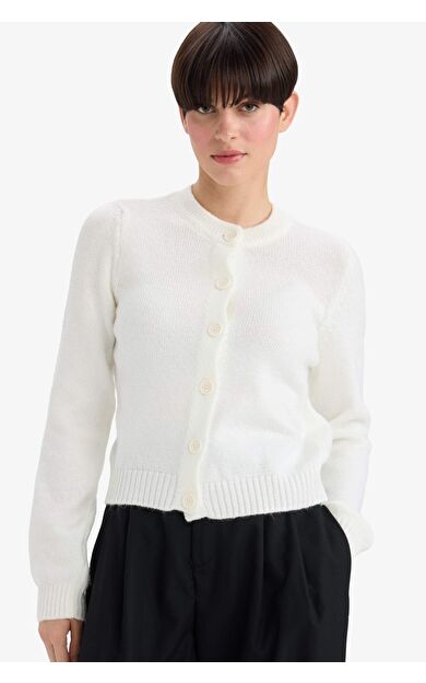 DeFacto Regular Fit Bisiklet Yaka Basic Düz Düğmeli Soft Touch Yumuşak Triko Hırka E3654AX25WNER105