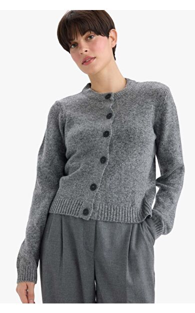 DeFacto Regular Fit Bisiklet Yaka Basic Düz Düğmeli Soft Touch Yumuşak Triko Hırka E3654AX25WNGR452