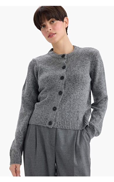 DeFacto Regular Fit Bisiklet Yaka Basic Düz Düğmeli Soft Touch Yumuşak Triko Hırka E3654AX25WNGR452