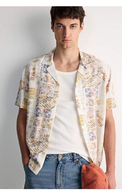 New Regular Fit Apaş Yaka Baskılı Kısa Kollu Gömlek