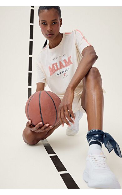 DeFacto DeFactoFit NBA Miami Heat Oversize Fit Bisiklet Yaka Kısa Kollu Tişört
