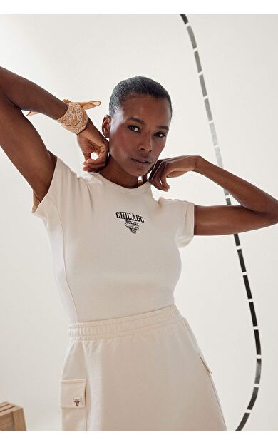 DeFacto DeFactoFit NBA Chicago Bulls Standart Fit Bisiklet Yaka Nakış Baskı Fitilli Kaşkorse Kısa Kollu Tişört