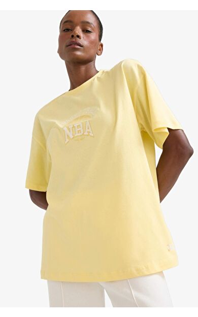 DeFactoFit NBA Wordmark Oversize Fit Bisiklet Yaka Nakış Baskı Kısa Kollu Tişört E3844AX25SMYL115