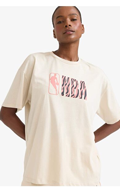 DeFactoFit NBA Wordmark Oversize Fit Bisiklet Yaka Kısa Kollu Tişört E3845AX25SMBG700