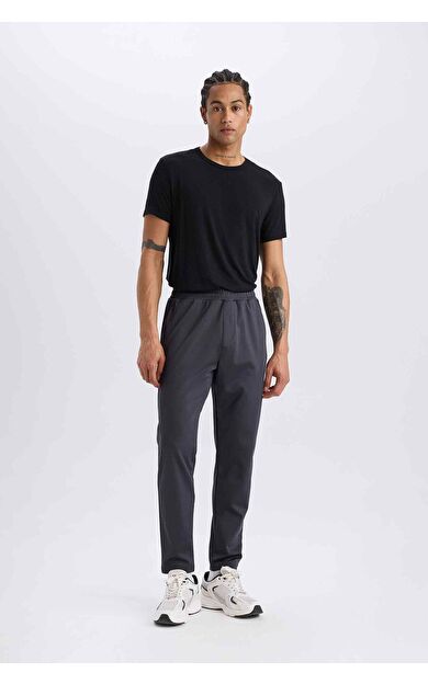 DeFacto DeFactoFit Sporcu Jogger Eşofman Altı Slim Fit Dar Kesim Standart Paça Skuba Dalgıç Kumaş Beli Lastikli Düz Paça E3930AX24WNAR206