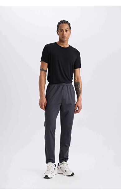 DeFactoFit Sporcu Jogger Eşofman Altı Slim Fit Dar Kesim Standart Paça Skuba Dalgıç Kumaş Beli Lastikli Düz Paça E3930AX24WNAR206
