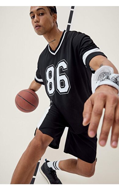 DeFactoFit Oversize Geniş Kalıp V Yaka Baskılı Sporcu Kısa Kollu Tişört E4118AX25SMBK81