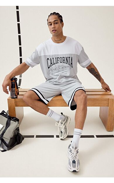 DeFactoFit Hızlı Kuruyan Oversize Geniş Kalıp Sporcu Kısa Paça Şort E4128AX25SMGR91