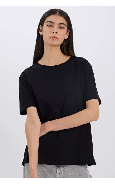 DeFacto Relax Fit Bisiklet Yaka Basic Düz Penye Kısa Kollu Siyah Tişört